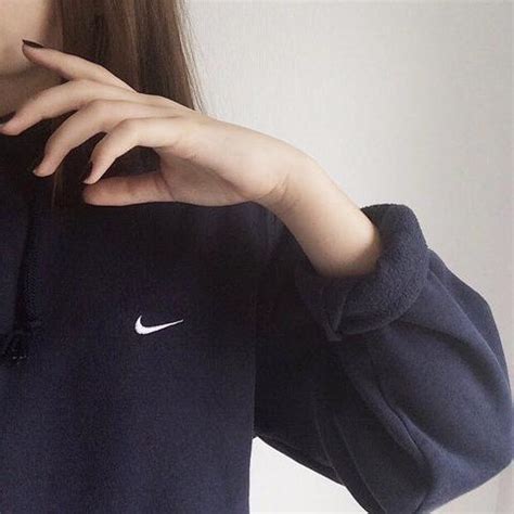 tumblr girl schwarze haare nike pulli grau|nike clothing on Tumblr.